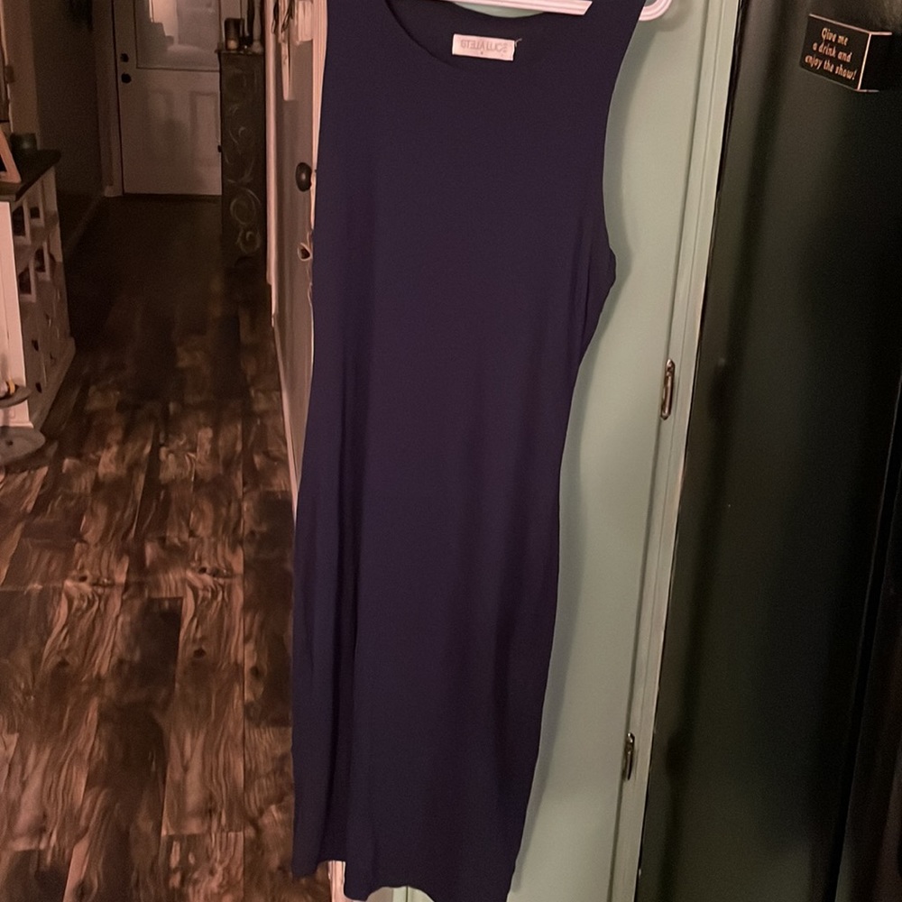 Dress - Picture 2 of 3